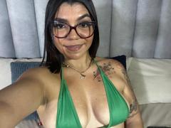 ValeryPierce - female with brown hair webcam at xLoveCam