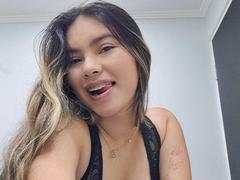 ValeryThomss - female with brown hair webcam at xLoveCam