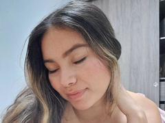 ValeryThomss - female with brown hair webcam at xLoveCam