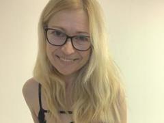 ValiaV - female webcam at xLoveCam