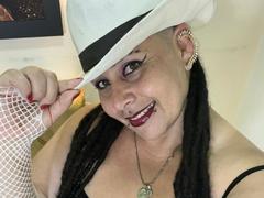 VampyBael - female webcam at xLoveCam