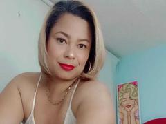 CamelliaTomson - blond female with  big tits webcam at LiveJasmin