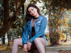 VanessaClose - female with brown hair and  big tits webcam at xLoveCam