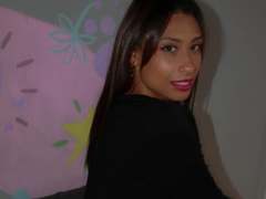 VanessaLove - female with brown hair webcam at xLoveCam