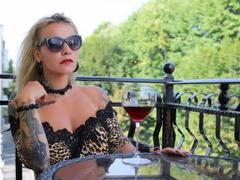 VanessaOdette - female with black hair and  big tits webcam at LiveJasmin