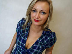 VanessaHOTX - blond female webcam at ImLive