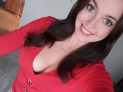 Vanilia69 - female with brown hair webcam at xLoveCam