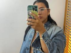 Velka - female with black hair webcam at xLoveCam