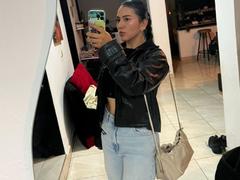 Velka - female with black hair webcam at xLoveCam