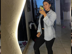 Velka - female with black hair webcam at xLoveCam