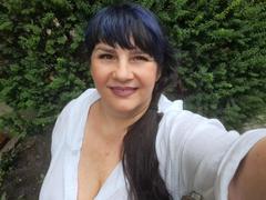 VelvetGloria - female webcam at xLoveCam