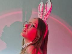 VelvetSinn - female with brown hair webcam at xLoveCam