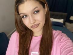 VelvetSkyy - female webcam at xLoveCam