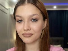 VelvetSkyy - female webcam at xLoveCam