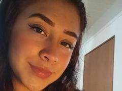 ElenaRed - female with black hair and  big tits webcam at xLoveCam