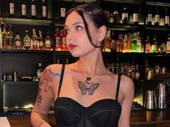 VenettaBershadsky - female with black hair webcam at xLoveCam