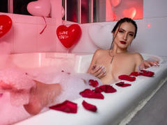 VenusPalmer - female with brown hair webcam at LiveJasmin