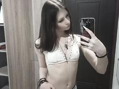 VenusTorpey - female with brown hair webcam at xLoveCam