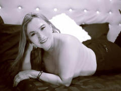 Venusss69 - blond female with  big tits webcam at xLoveCam