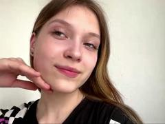 VeraBrabazon - blond female webcam at xLoveCam