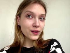 VeraBrabazon - blond female webcam at xLoveCam
