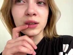 VeraBrabazon - blond female webcam at xLoveCam