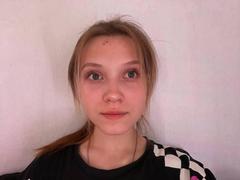 VeraBrabazon - blond female webcam at xLoveCam