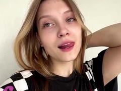 VeraBrabazon - blond female webcam at xLoveCam