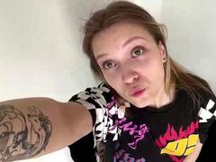 VeraBrabazon - blond female webcam at xLoveCam