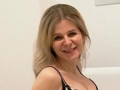 VeraBuck - blond female webcam at xLoveCam