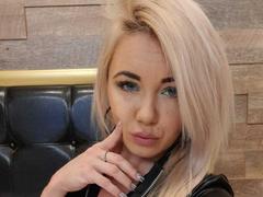 VeraNoires - blond female with  big tits webcam at xLoveCam