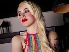 VeroHands - female with black hair and  big tits webcam at xLoveCam