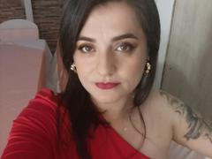 VeronaMiss - female with black hair webcam at xLoveCam