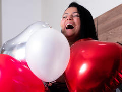 VeronicSaenz - female with black hair and  big tits webcam at xLoveCam