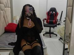 VeronicaBellerose - female with red hair and  big tits webcam at xLoveCam