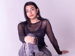 VeronicaJhons - female with black hair webcam at LiveJasmin