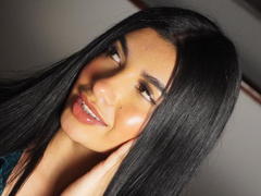 VeronicaaJoness - female with black hair webcam at xLoveCam