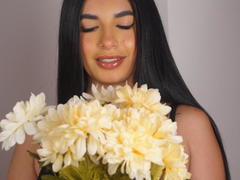 VeronicaaJoness - female with black hair webcam at xLoveCam