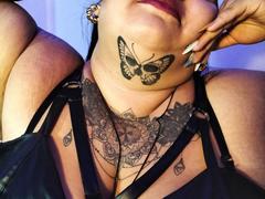 VeronikChubby - female with black hair and  big tits webcam at xLoveCam