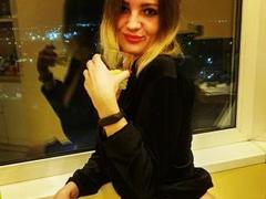 VeronikaGold from xLoveCam