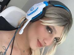 VeronikaLogde - blond shemale webcam at xLoveCam