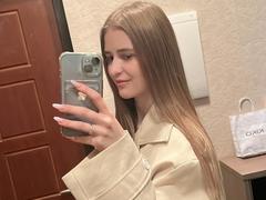 VeroniqueWinchell - female webcam at xLoveCam