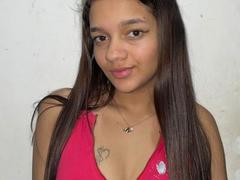 Vesperhale - female with black hair webcam at xLoveCam