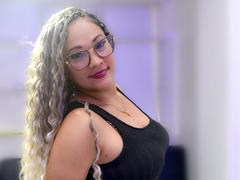 ViancaCastellanos - blond female with  big tits webcam at xLoveCam