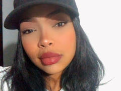 VickySquirty - female with black hair and  small tits webcam at xLoveCam