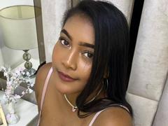 VickyRuiz - female with brown hair webcam at xLoveCam