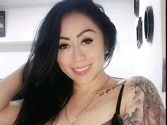 VictoriaBelleMilf - female with black hair webcam at xLoveCam