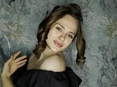 VictoriaClifford - female with brown hair and  big tits webcam at LiveJasmin