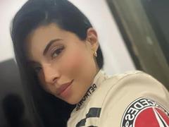 VictoriaGiulias - female with black hair webcam at xLoveCam