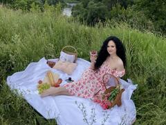 VictoriaClifford - female with brown hair and  big tits webcam at LiveJasmin